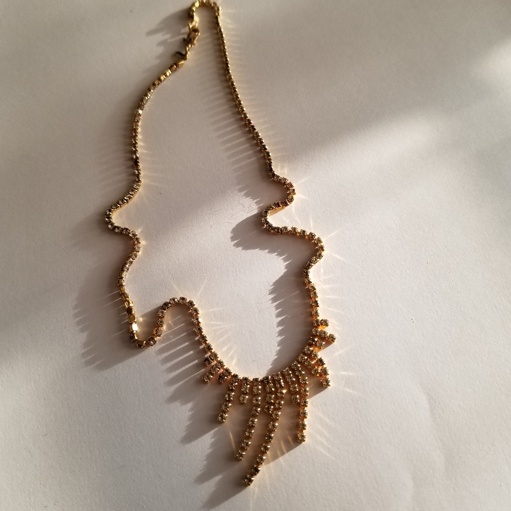 Vintage Monet necklace clear rhinestones gold tone metal - Picture 14 of 17